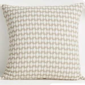 NWT Crate & Barrel Tahona 23" White Swan Textured Pillow Cover